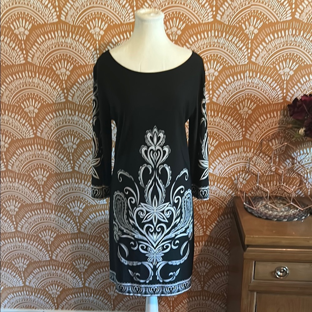 Forever 21 Black and White Patterned Long Sleeve Dress